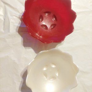 Tupperware scalloped twin 2 bowls